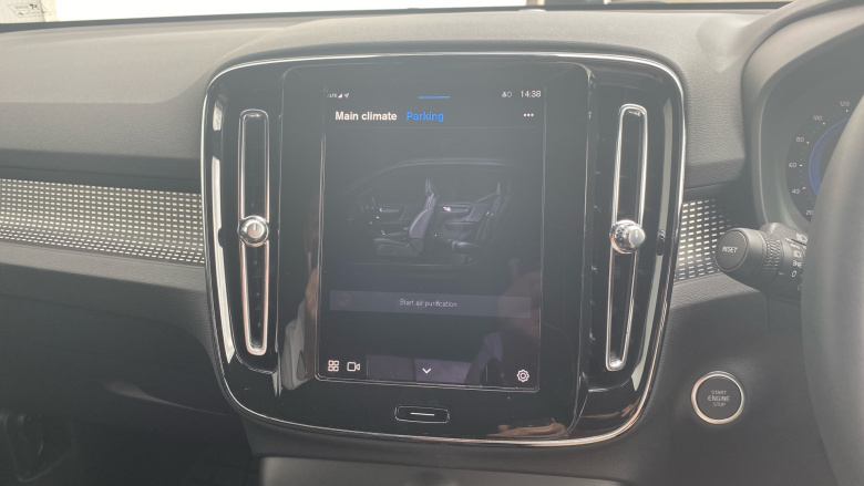 Volvo XC40 2.0 B3P Plus Dark 5dr Auto Petrol Estate